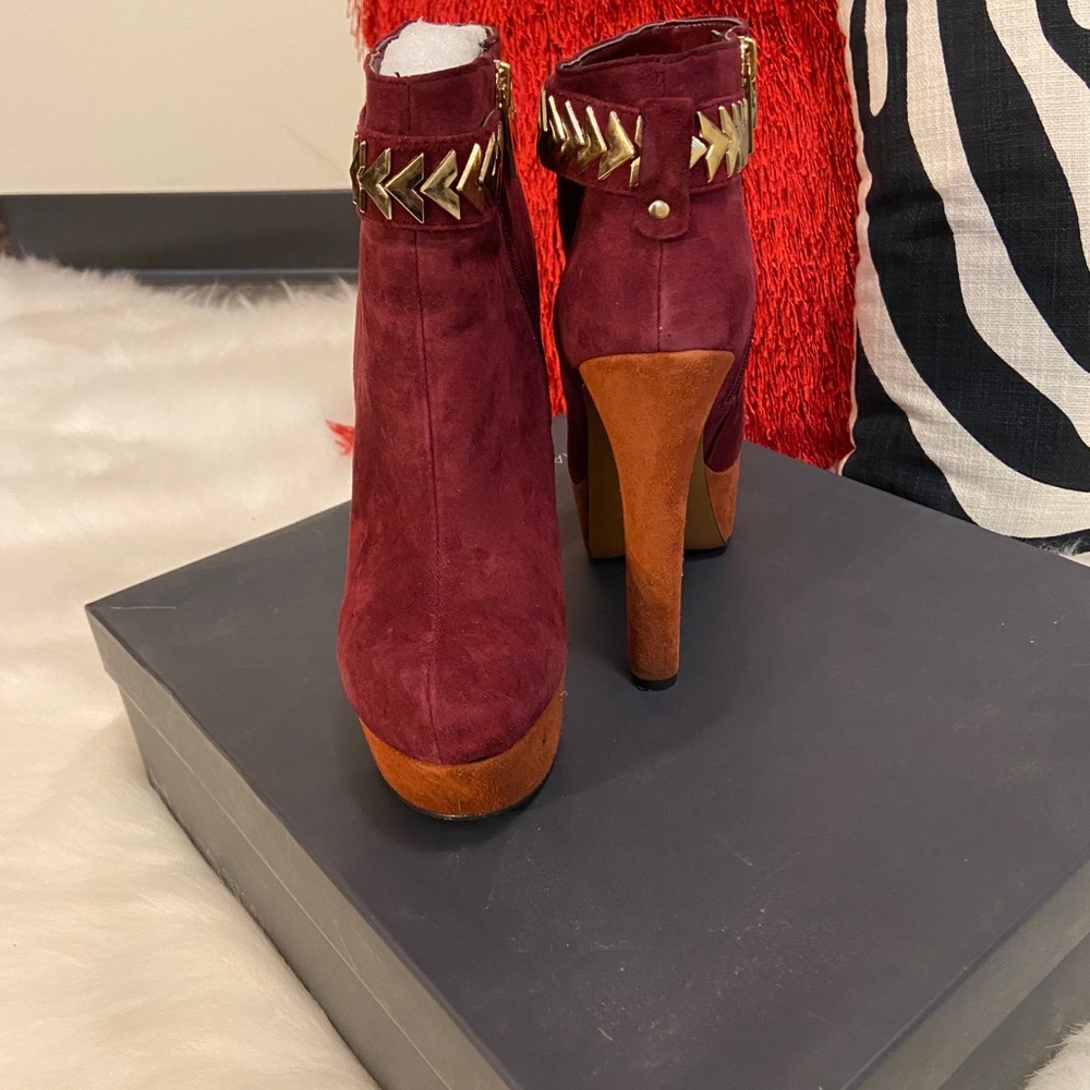 Boots - Picture 3 of 3